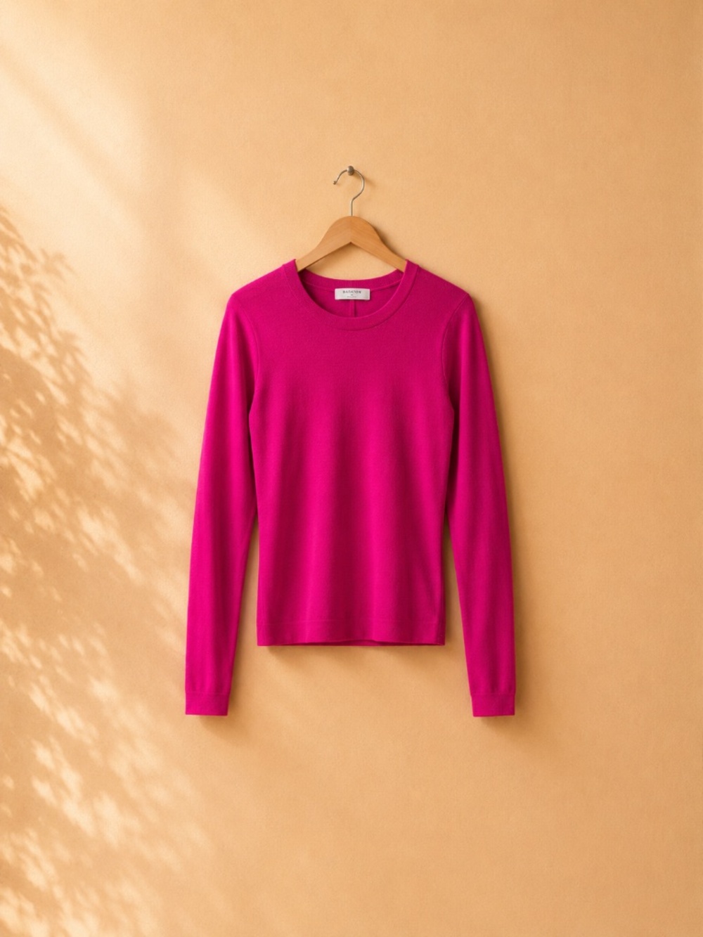 RARE SOLD OUT ARITZIA BABATON HOT PINK SLIM FIT SWEATER 💖